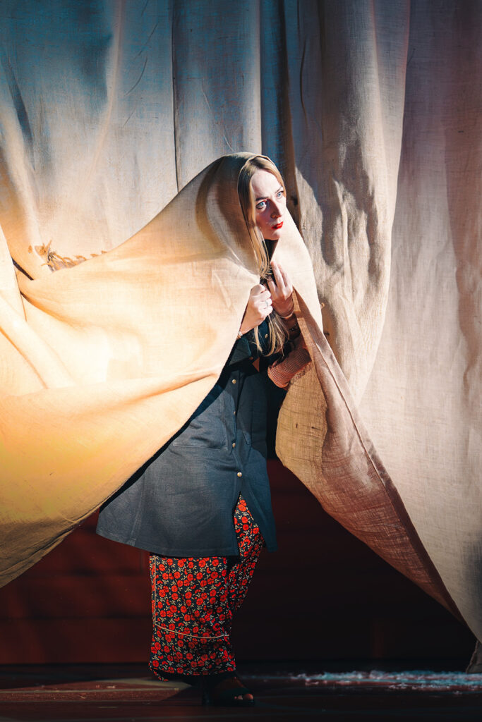 Spielart Festival: „Die große Klassenrevue“ von Christiane Rösinger an den Münchner Kammerspielen. Foto: Tobias Zangl