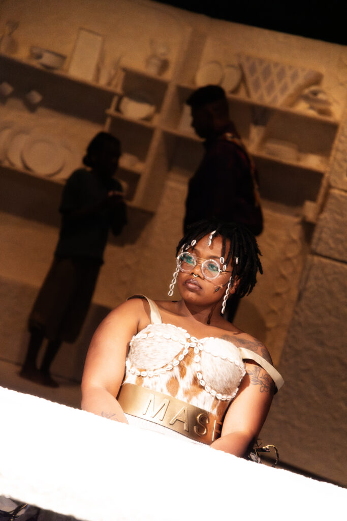 „Isithunzi“, von Monthati Masebebei, bei der Biennale 2026 in München. Foto: Laura Nickel